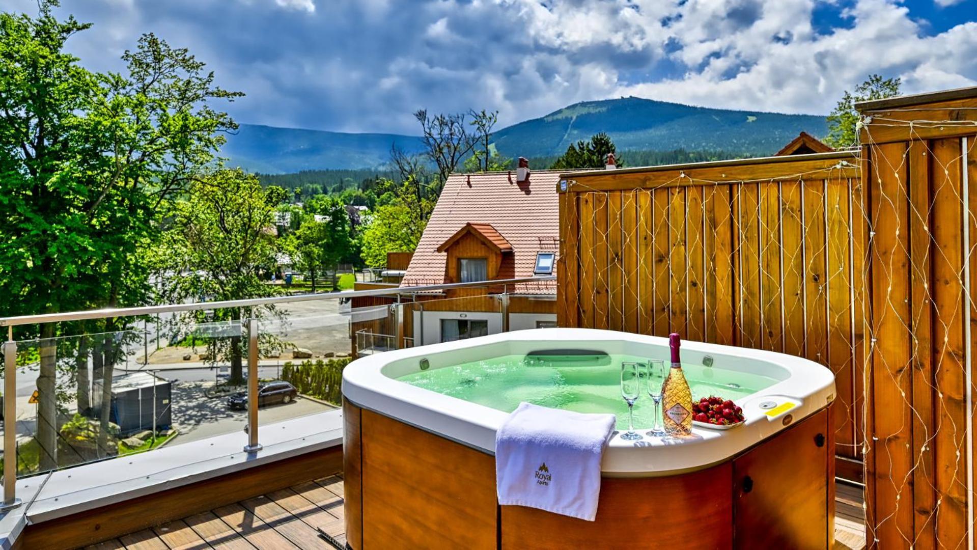 Royal Prestige Collection Z Prywatnym Jacuzzi - Stone Hill Resort Z Basenem I Saunami Szklarska Poręba Eksteriør bilde
